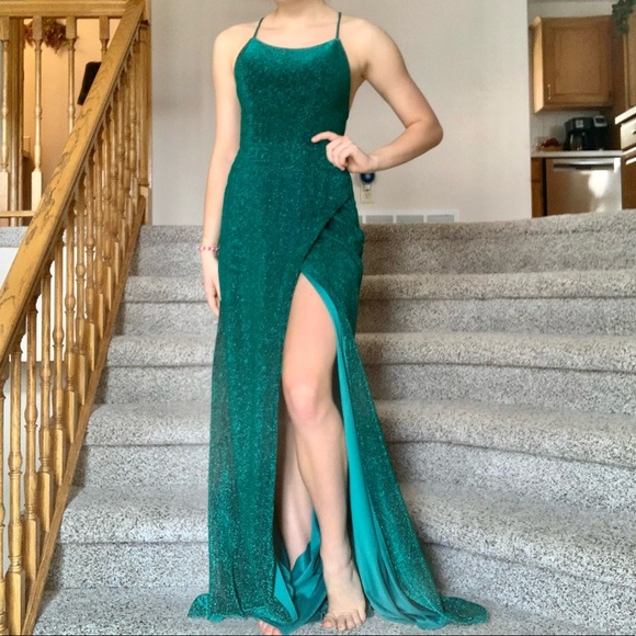Emerald Green Prom Dress (size 2) - Picture 3 of 5